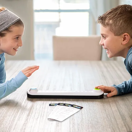 Vista 2 de Fat Brain Toys GibGab - Juego de trivia de ritmo rápido para fiesta para niños y adultos, para 2 jugadores