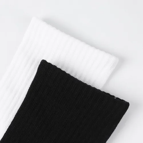 Vista 10 de Calcetines deportivos para correr con compresión de arco, calcetines acolchados de algodón para un ajuste seguro, blanco y negro