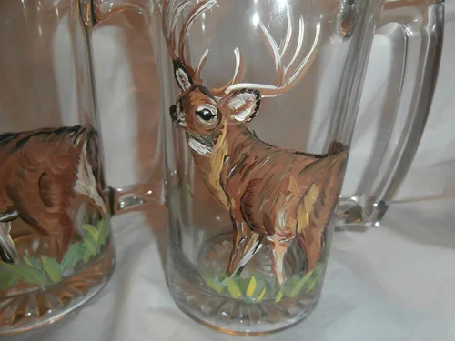 Vista 3 de Venados pintados a mano. Set de 2 jarras de cerveza (tazas)