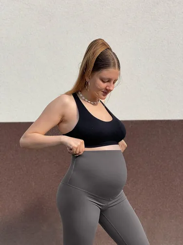 Vista 4 de Maacie Pantalones de yoga de maternidad 2.0 sin costuras Buttery High Wasit Legging versión mejorada