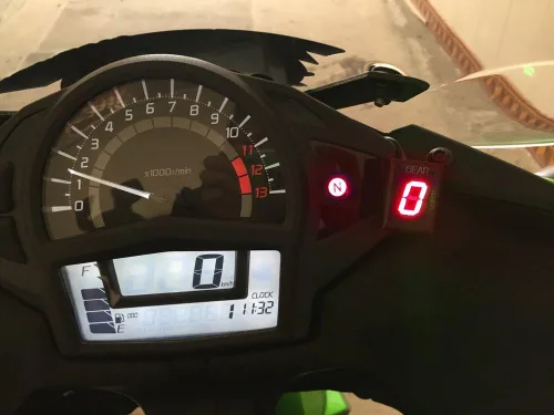 Vista 2 de Pantalla led roja con función plug & play con indicador de motor, impermeable, para Suzuki., Rojo
