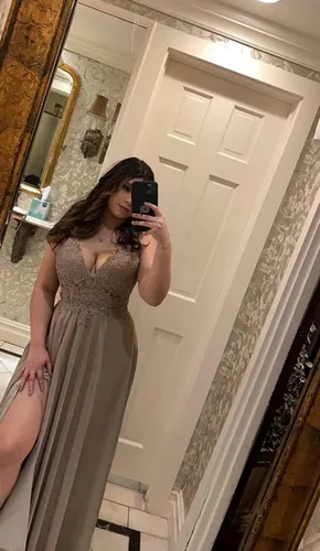 Vista 5 de Miao Duo Vestidos de fiesta de gasa con apliques de encaje para mujer, largos con abertura, tirantes delgados, cuello en V, vestidos de fiesta