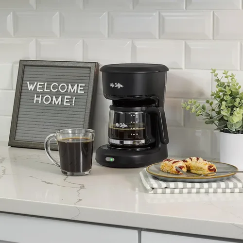 Vista 2 de Mr. Coffee® Mini cafetera con interruptor de infusión de 5 tazas, color negro