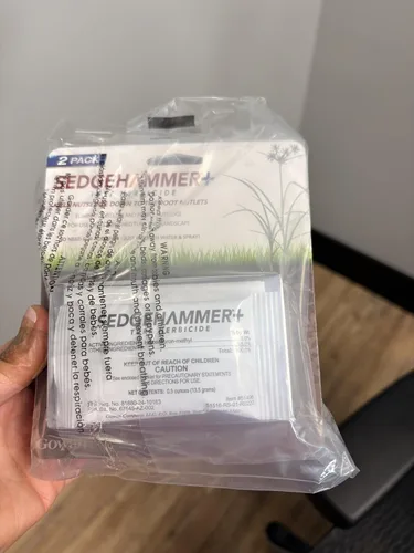 Vista 2 de Sedgehammer Plus Turf Herbicida - Paquete de 6 unidades de 0.48 oz de mata nuez morada y amarilla hecha en Estados Unidos para césped