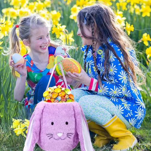 Vista 2 de Cesta de conejo de Pascua de felpa, cubos de Pascua con monograma con orejas largas de felpa, bolsas de regalo de Pascua para caza de huevos, bolsas