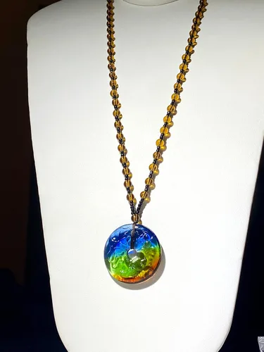 Vista 2 de Collar de cristal arcoíris para hombre y mujer, con diseño de buda sonriente, cristal verde, koi, peces curativos, jade estabilizado, turquesa