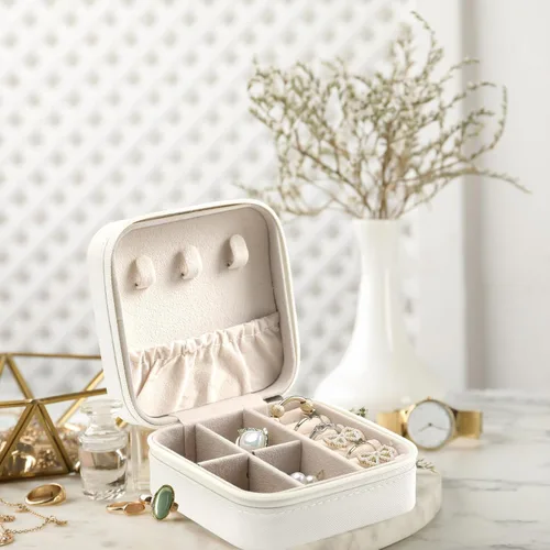 Vista 8 de Caja organizadora de joyas personalizada, joyero de viaje portátil con letras y nombre para regalos de cumpleaños, San Valentín, Acción de Gracias
