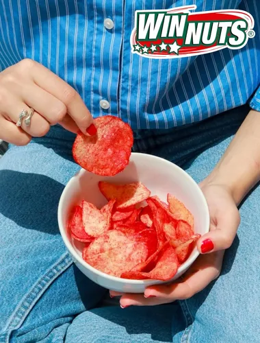 Vista 4 de WINNUTS Chamoy Dill Pickle Kettle Chips (paquete de 3, 5.6 onzas cada uno) Pepinillo picante con chamoy dulce y picante Bocadillo casero extra