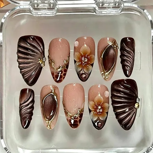 Vista 10 de 24 uñas postizas medianas a presión con forma de almendra, color LMT-7-81