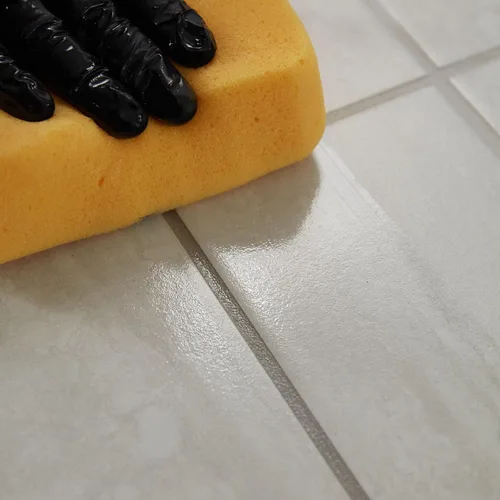 Vista 4 de Mapei UltraCare Grout Refresh - Colorante y sellador de lechada universal, botella de 8 onzas, restauración y protección de lechada fácil, alabastro