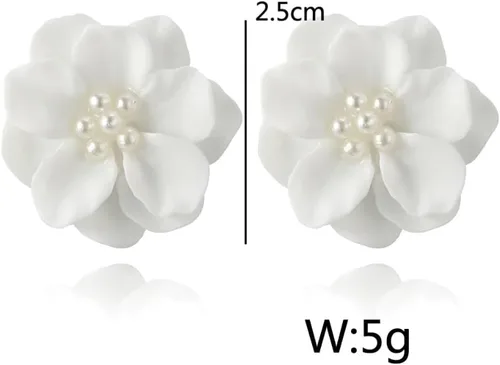Vista 9 de Exaggeration - Aretes bohemios de perlas para mujer, flor de camelia, perlas blancas, aretes de tuerca Blosson, regalos de joyería de boda