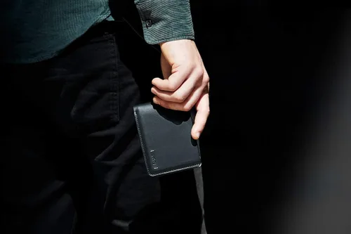 Vista 7 de Bellroy Hide & Seek Premium Edition LO (billetera delgada de cuero), Negro -, Classic