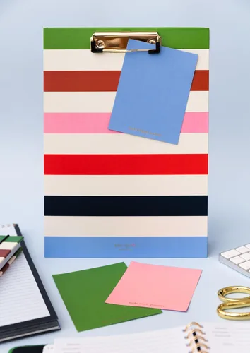 Vista 4 de kate spade new york Portapapeles de tapa dura con clip de perfil bajo, padfolio profesional incluye bloc de notas rayado, trabilla para bolígrafo