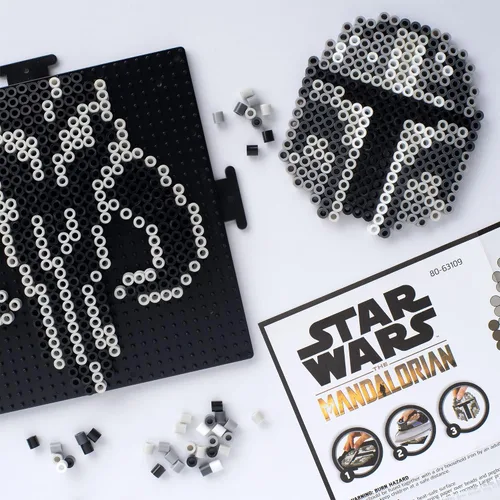 Vista 5 de Perler Juego de manualidades de casco Mandaloriano y sello de Star Wars Fuse Beads, multicolor 1005 piezas