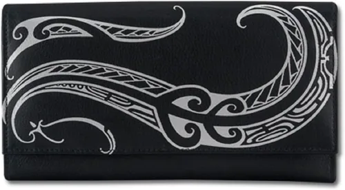 Vista 5 de Cartera de embrague de cuero para mujer de tatuaje polinesio modelo "Ahona" Arte del tatuaje por Kuaika Quenga de NAKOA, Negro -, Cartera delgada