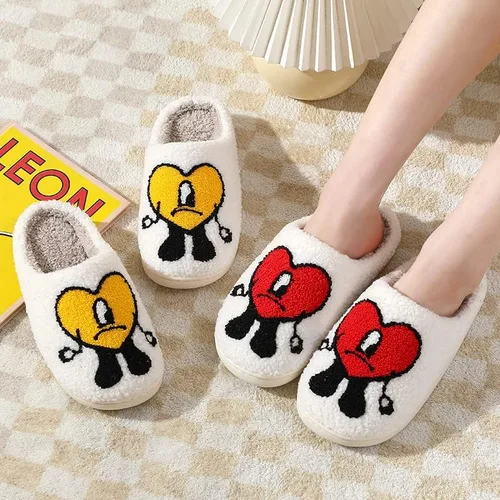 Vista 6 de Pantuflas de conejo malo para mujeres y hombres, pantuflas mullidas y esponjosas cálidas y acogedoras con corazón de amor, zapatos suaves sin