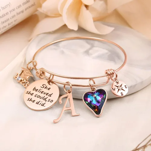 Vista 5 de Regalos de graduación para ella, 26 pulseras inspiradoras grabadas con inicial, cita que creyó que podía así que lo hizo, regalos de graduación