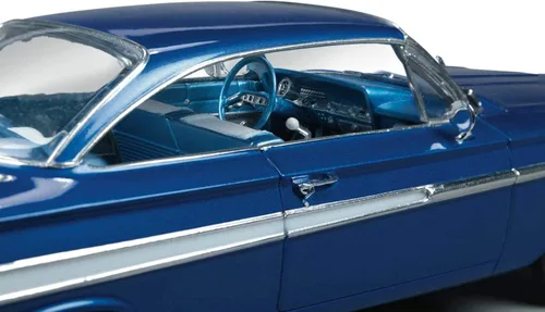 Vista 3 de AMT - 1961 Chevy Impala SS (AMT1013/12), 0.5 litros, estándar