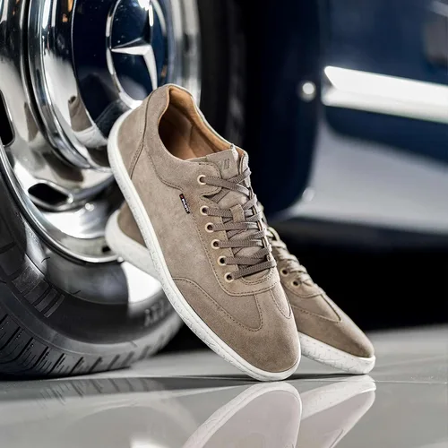 Vista 45 de Piloti Zapatos de conducción para hombre, zapatos deportivos de gamuza italiana Shift para hombre