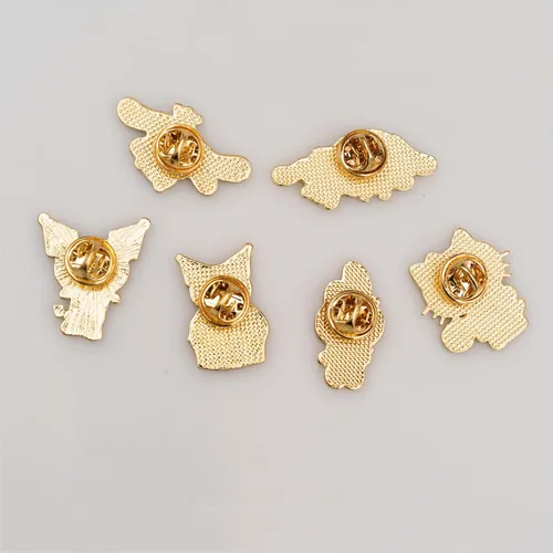 Vista 6 de Broche de anime, 6 piezas, alfileres esmaltados para mochilas, ropa, chaquetas, sombreros, kawaii, caricatura, gato, perro, decoración, regalos