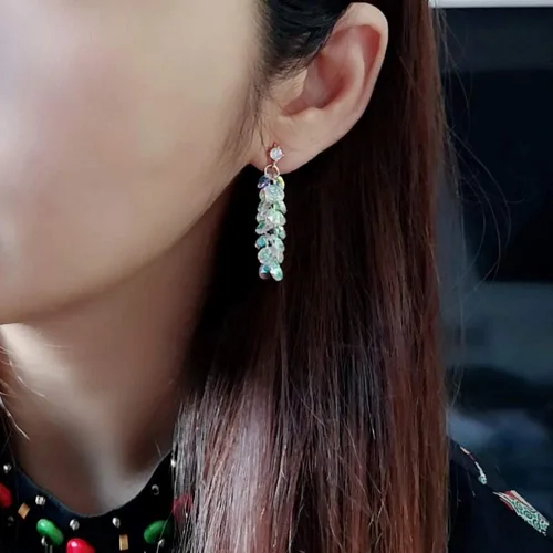 Vista 3 de Pendientes largos para mujer, diseño de diamantes de imitación