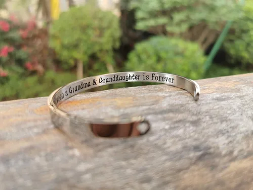Vista 13 de Pulseras inspiradoras para abuela, mamá, hija, sobrina, tía, grabado, mensaje oculto, pulsera de acero inoxidable, corona de cumpleaños, joyería