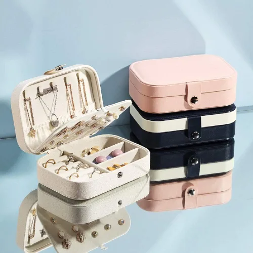 Vista 7 de Yonzone Joyero pequeño organizador de joyas de viaje, mini estuche de almacenamiento de joyas para mujeres y niñas, regalo de piel sintética, cajas