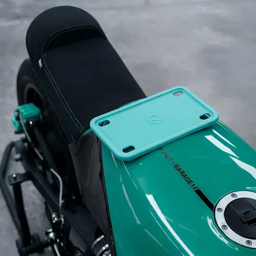 Vista 8 de Rightcar Solutions Marco de matrícula de motocicleta de silicona de alta calidad, a prueba de óxido, a prueba de sonajeros, resistente a la Azul