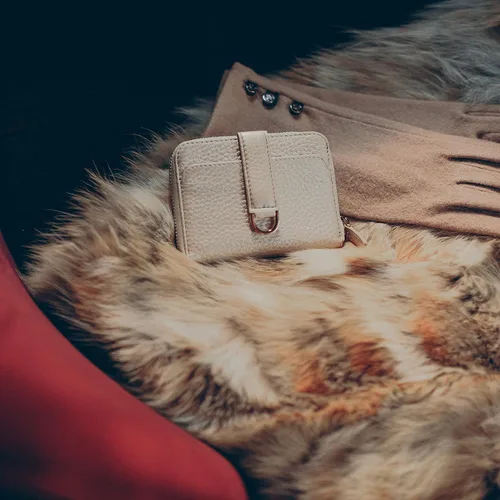 Vista 6 de Vaultskin Cartera pequeña para mujer, tarjetero de cuero con bloqueo RFID con bolsillo para monedas con cremallera, bolsillo para efectivo