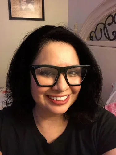 Vista 3 de FEISEDY Gafas cuadradas de lectura de ojo de gato con bloqueo de luz azul para mujer, lector de ojo de gato a la moda B4121