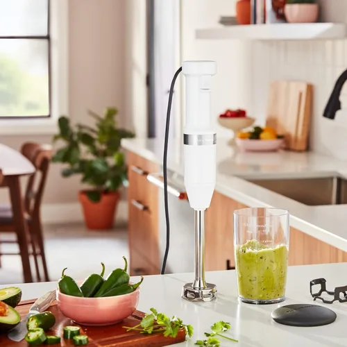 Vista 5 de KitchenAid Batidora de mano con cable de velocidad variable KHBV53, color blanco, (paquete de 2)