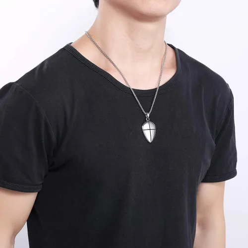 Vista 8 de FaithHeart Josué 19 Escudo de Fe Efesios 616-17Efesios 610Isaías 5417 collar con colgante de acero inoxidable con amuleto cruzado para hombres