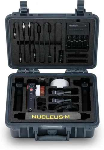 Vista 7 de Tilta Sistema de control de lente FIZ inalámbrico Nucleus-M Empuñaduras dobles Unidad de mano FIZ Dos motores Rango de 1000 pies Soporte