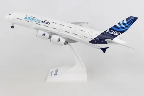 Vista 5 de Daron Skymarks Airbus A380-800 H/C con tren de aterrizaje, escala 1/200, blanco