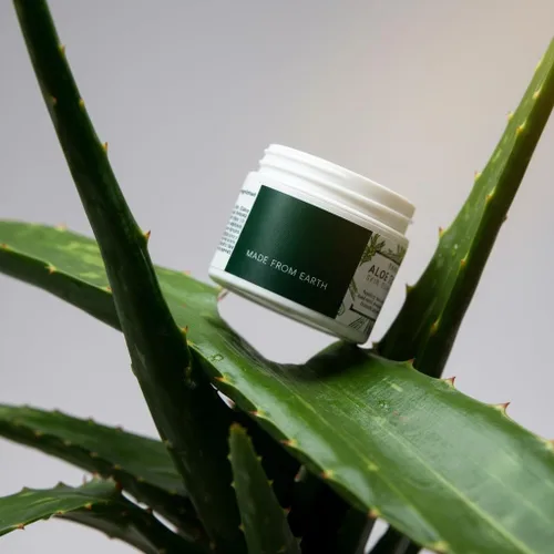 Vista 4 de Made from Earth Tratamiento puro de aloe vera con coco orgánico, aceite de oliva orgánico y vitamina E