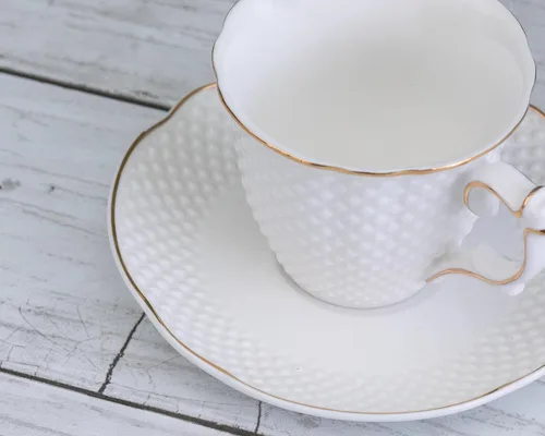Vista 3 de Royal Porcelain Elegantes tazas y platillos de café expreso de porcelana blanca, 12 piezas, 3 onzas, mini taza con borde dorado, perfecto