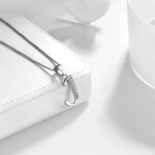 Vista 3 de Collar con letra inicial y aros de plata de ley 925 tipo dormilona 26 letras de la A hasta la Z dije con diseño del alfabeto inglés joyería