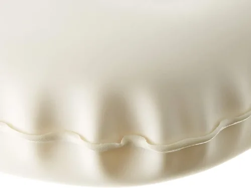 Vista 5 de Amazon Basics Almohada para el cuello de la bañera con ventosas, impermeable, 3 paneles, blanco roto