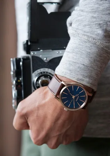 Vista 6 de Nixon A105 Sentry 1.654 in Reloj de movimiento de cuarzo de acero inoxidable para hombre
