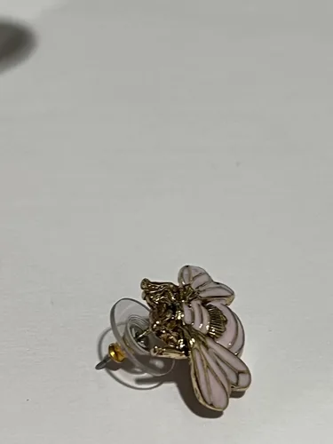 Vista 8 de Betsey Johnson Aretes de abeja, Metal, No es una piedra preciosa