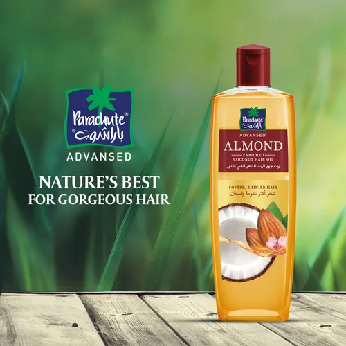 Vista 3 de Aceite para el cabello de almendra y coco Parachute Advansed Para cabello suave y sedoso Aumenta el brillo y la suavidad Sin parabenos ni
