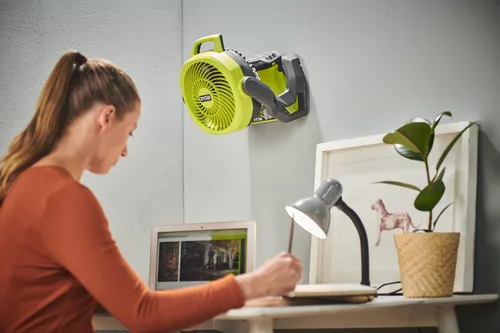 Vista 3 de RYOBI RF18-0 18V ONE+ Ventilador inalámbrico de 3 velocidades