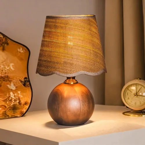 Vista 10 de Lámpara de mesa pequeña de bosque rústico de 11.4 pulgadas, base de madera maciza y pantalla de árbol de metal con lámpara de noche regulable de 3