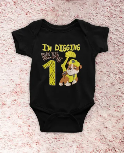 Vista 4 de Traje de 1er cumpleaños de Paw Patrol Rubble Boy I'm Digging Being 1 Baby Bodysuit