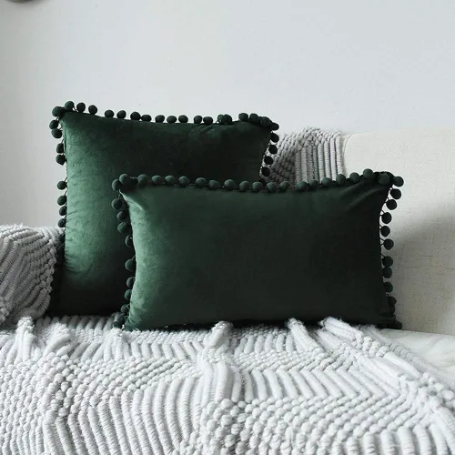 Vista 4 de vctops Funda de cojín lumbar con pompones, de terciopelo suave, sólida, decorativa, para sofá, dormitorio o automóvil, 1 pieza