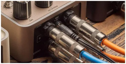 Vista 5 de Universal Audio Pedal de reverberación dorado UAFX