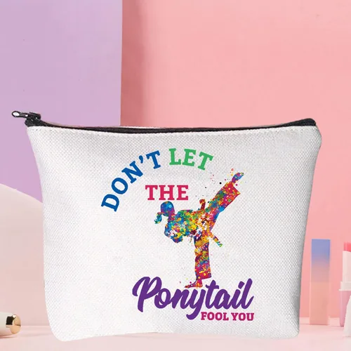 Vista 4 de WZMPA Bolsa de maquillaje cosmética Karate Girl para amantes del karate, regalo Dont Let The Tail You Fool You Martial Arts con cremallera
