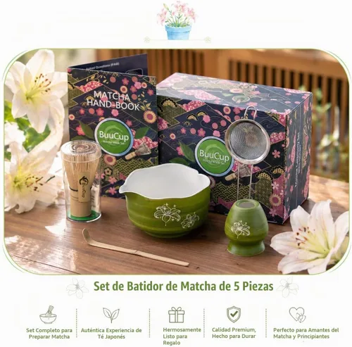 Vista 3 de Buucup Juego de matcha, 5 piezas de aguacate verde matcha con cuenco en forma de corazón con boquilla, batidor de bambú, cuchara, tamiz y soporte
