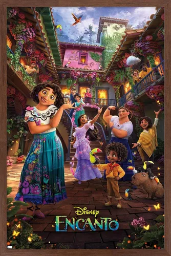Vista 7 de Trends International Disney Encanto - Póster familiar de una hoja, 22.4 pulgadas de largo x 14.7 pulgadas, versión enmarcada de madera de granero