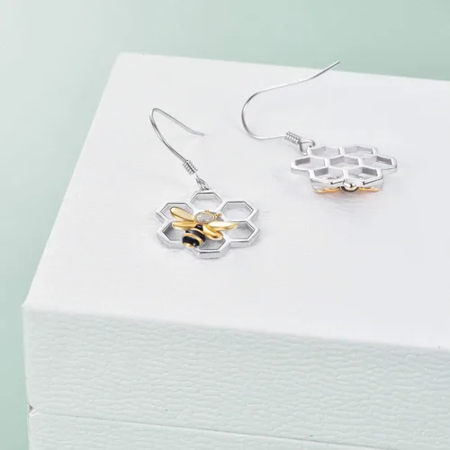 Vista 3 de LUHE Aretes de panal con abeja, plata de ley 925, aretes de abeja y colmena para mujer (aretes de abeja)